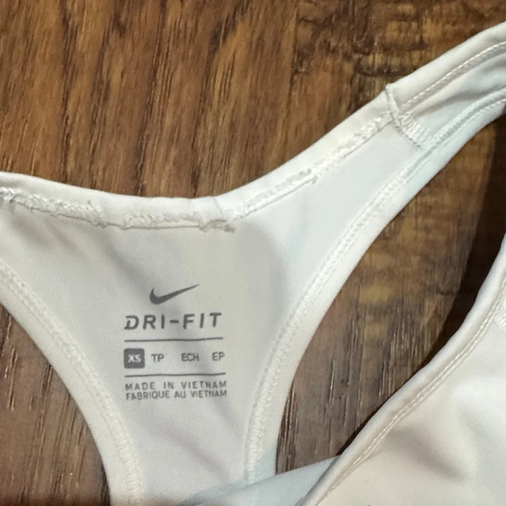 Nike Women's Black and Cream Sports Bra - Picture 3 of 3